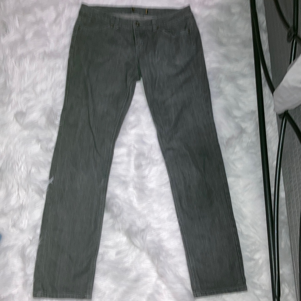 Basic Grey Jeans